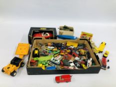 BOX CONTAINING LARGE QUANTITY OF MIXED VINTAGE DIE CAST VEHICLES INCLUDING TANKS, BOATS, CARS,