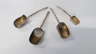 A GROUP OF 4 SILVER SHOVEL SALTS BY ALAN LE CHARD SHEFFIELD ASSAY LATE C20TH WITH MORPETH LOCATION