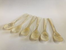 A SET OF 6 VINTAGE MOTHER OF PEARL TEASPOONS.