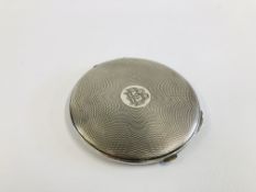 A SILVER COMPACT, BIRMINGHAM ASSAY C & N.