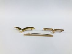 TWO VINTAGE 9CT GOLD BROOCHES ONE PEARL SET EXAMPLE ALONG WITH A FURTHER BROOCH MARKED 15CT.