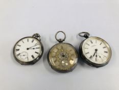 A GROUP OF 3 SILVER POCKET WATCHES TO INCLUDE A "WALTHAM" EXAMPLE.