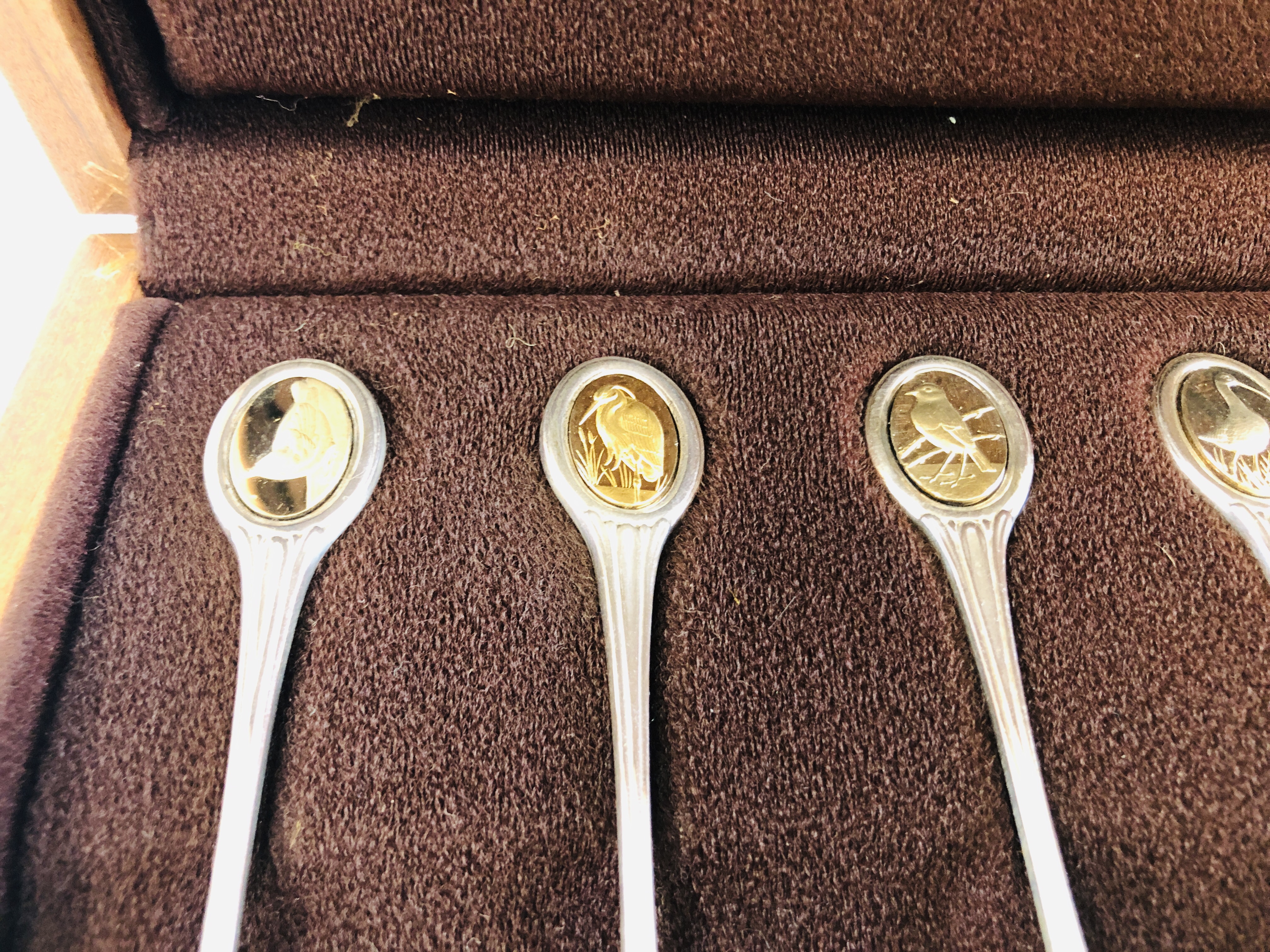 AN RSPB SILVER SPOON COLLECTION, J PINCHES LON 1975, 12 SPOONS. - Image 7 of 11