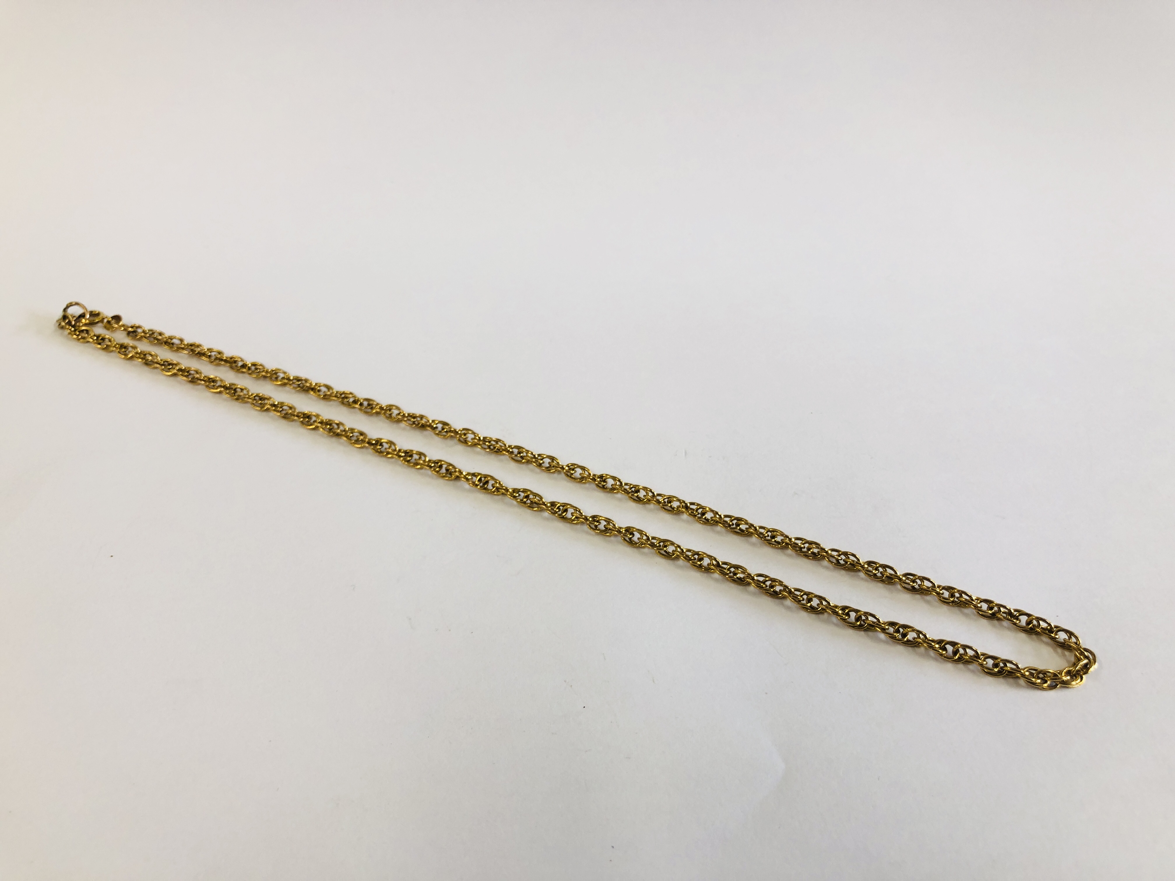 A 9CT GOLD MULTI LINK CHAIN, L 40CM.