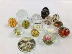 A COLLECTION OF 15 ART GLASS PAPERWEIGHTS TO INCLUDE FLORAL EXAMPLES ETC.
