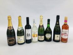 8 BOTTLES OF MIXED WINES AND SPIRITS TO INCLUDE VINTAGE CAVA, SCHNAPPS, MERLOT, DEMI-SEC ETC.