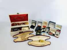 AN EXTENSIVE COLLECTION OF COSTUME JEWELLERY TO INCLUDE NECKLACES, PENDANT QUARTZ WATCH, BROOCHES,