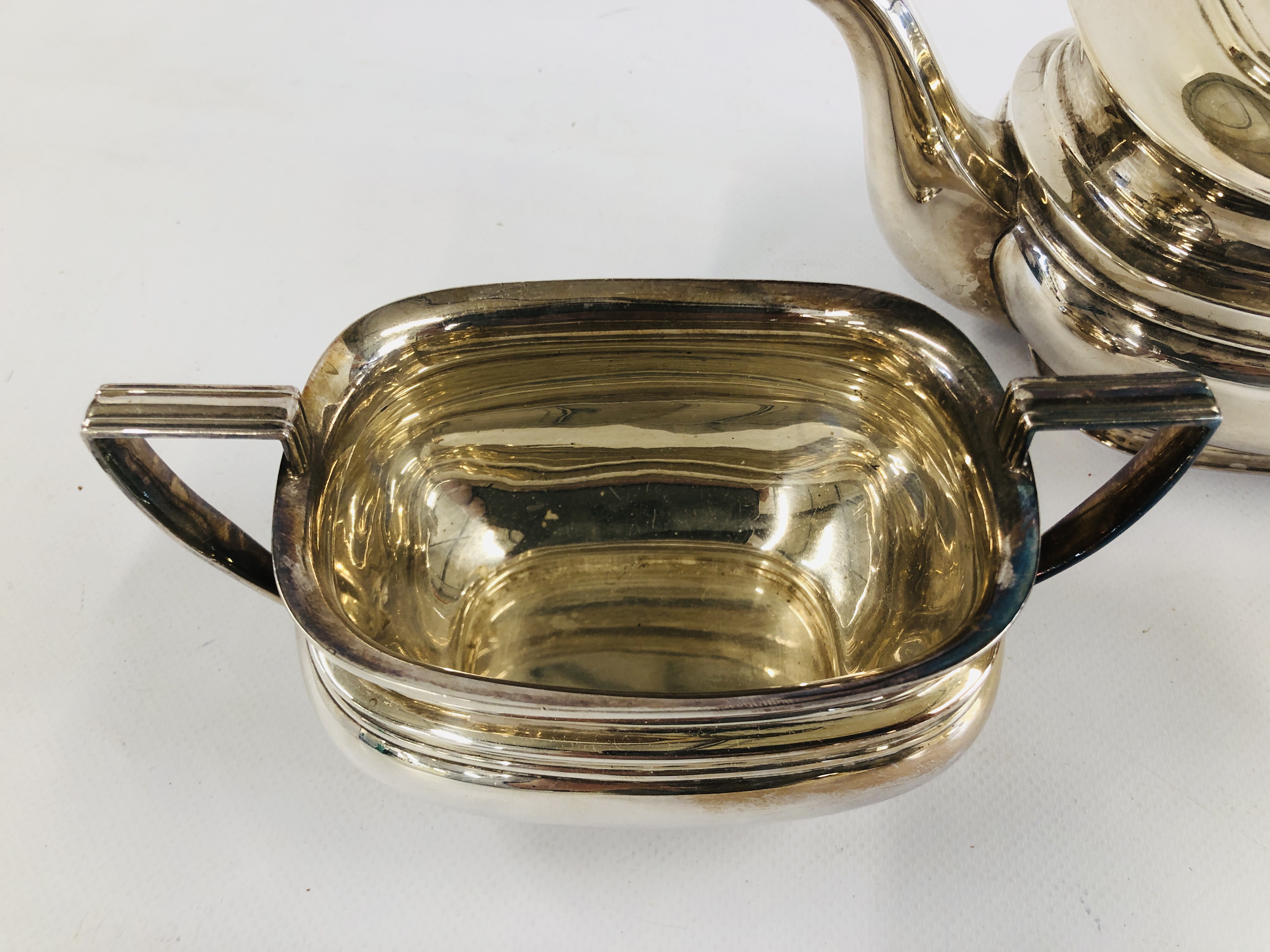 A ELEGANT SILVER THREE PIECE TEA SERVICE BY ROBERTS & BELK LTD., SHEFFIELD ASSAY. - Image 3 of 21