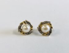 A PAIR OF 9CT GOLD PEARL STUD EARRINGS.