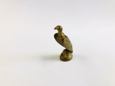 AN ANTIQUE FRENCH STYLE GILT WAX SEAL IN THE FORM OF AN EAGLE.