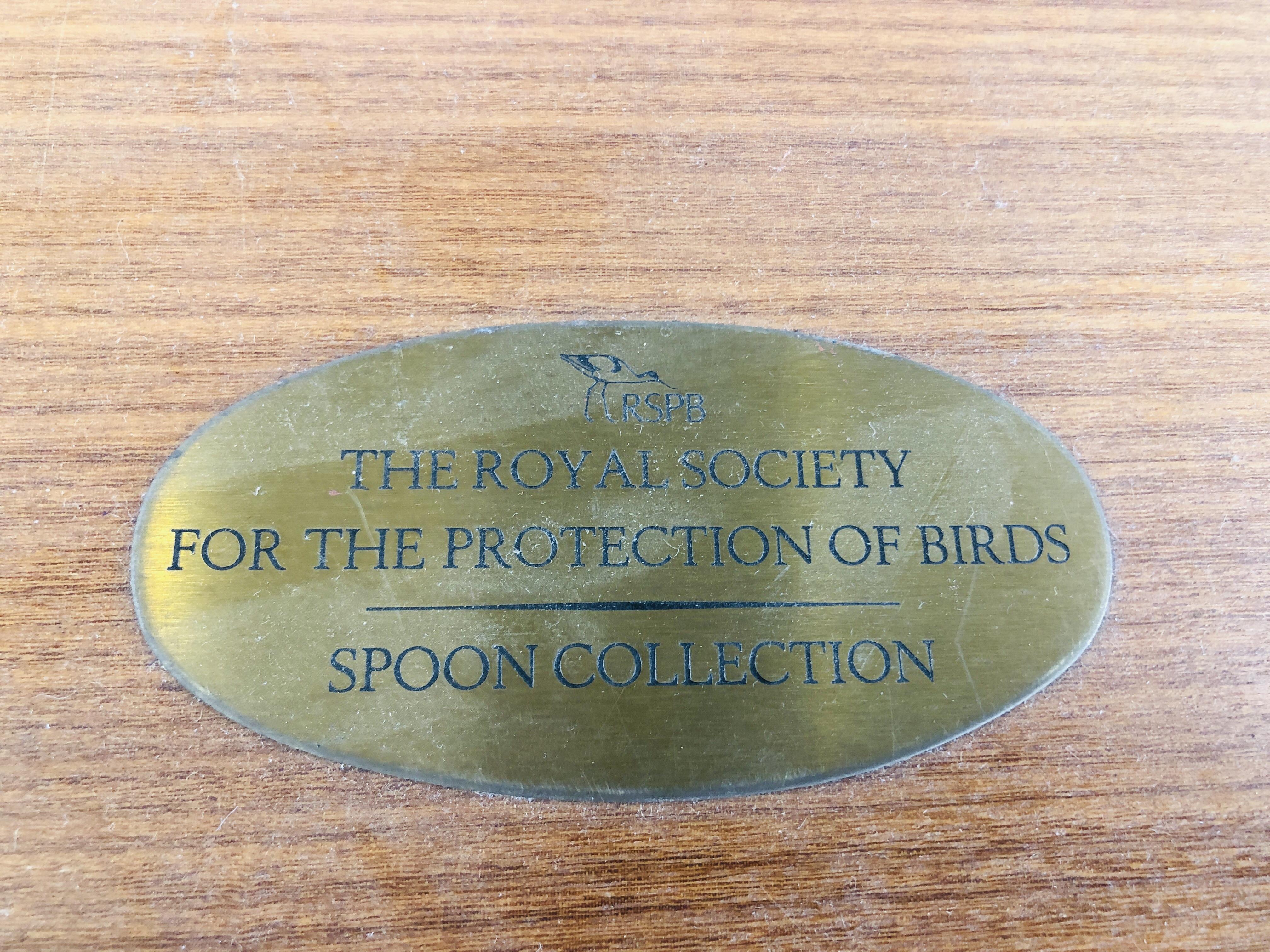 AN RSPB SILVER SPOON COLLECTION, J PINCHES LON 1975, 12 SPOONS. - Image 11 of 11