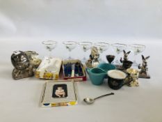 A GROUP OF VINTAGE CHILDREN'S ITEMS INCLUDING METAL MONEY BOXES, EGG CUPS, PHOTO FRAME,