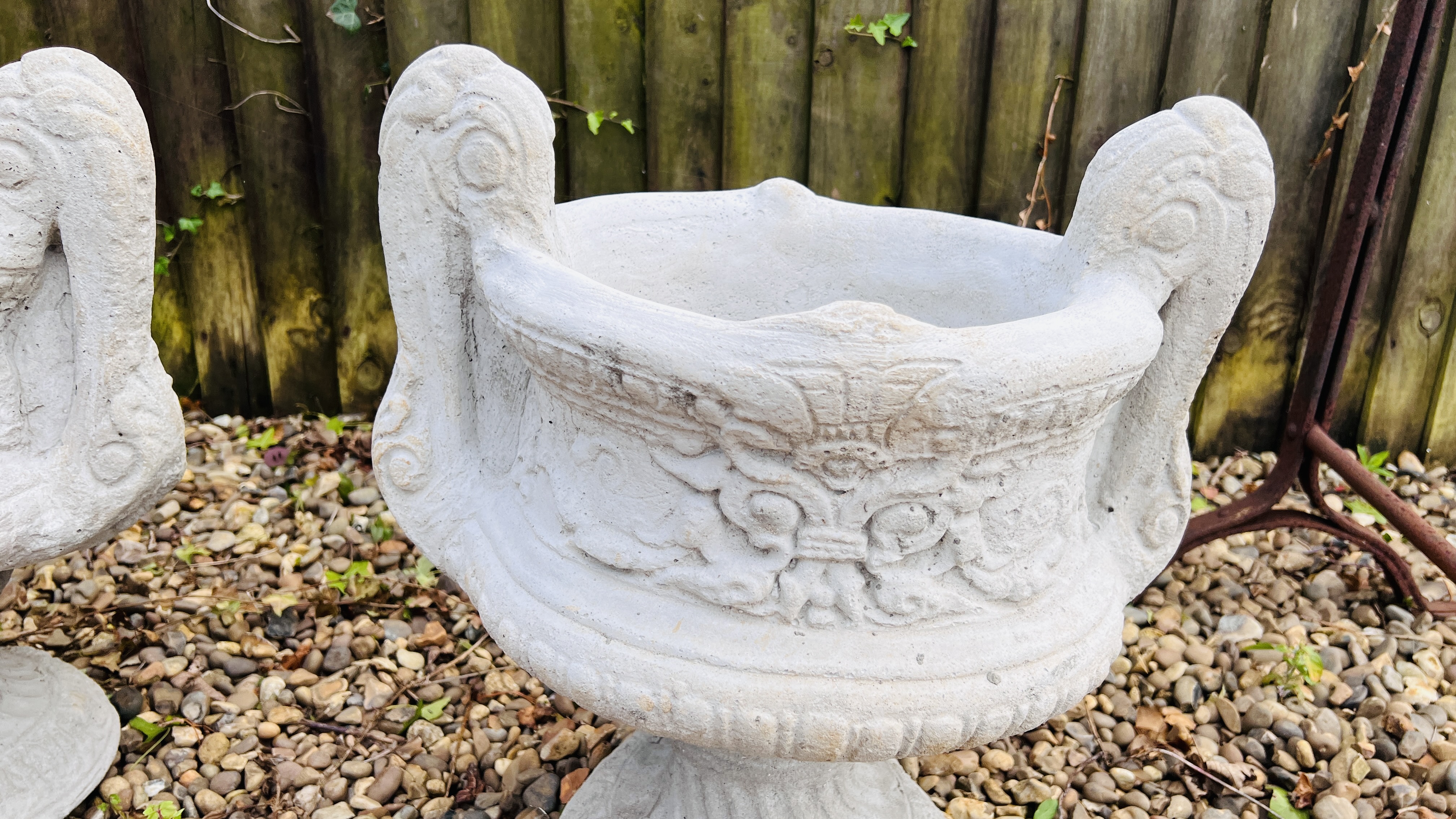 A PAIR OF CLASSICAL DESIGN TWIN HANDLED STONEWORK PEDESTAL GARDEN URN PLANTERS, HEIGHT 45CM, - Image 2 of 3