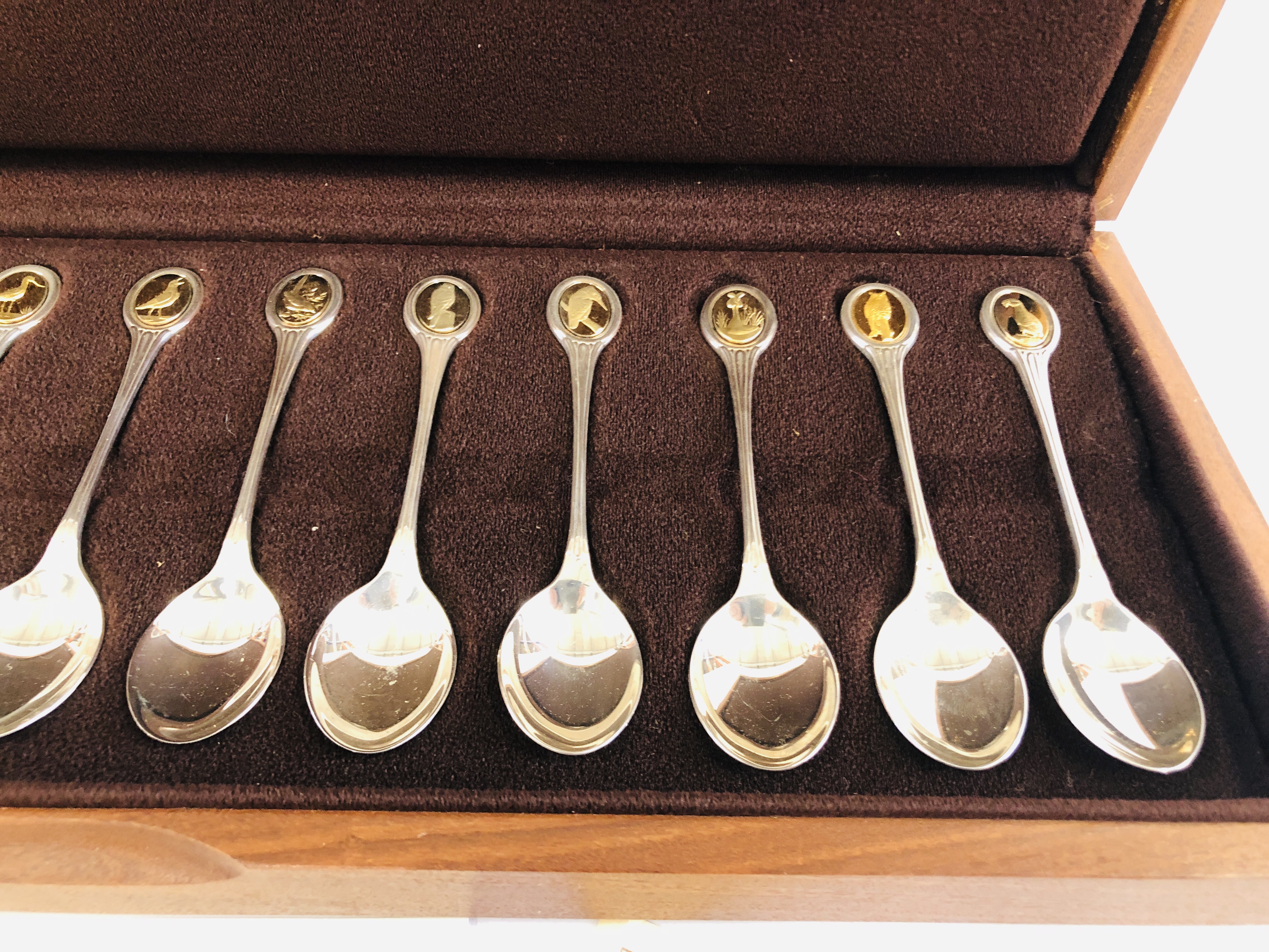 AN RSPB SILVER SPOON COLLECTION, J PINCHES LON 1975, 12 SPOONS. - Image 3 of 11