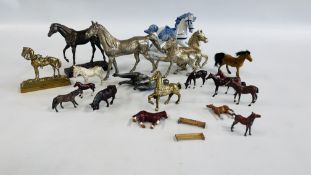 A GROUP OF COLLECTIBLE HORSE ORNAMENTS TO INCLUDE VINTAGE PAINTED LEAD EXAMPLES ETC.