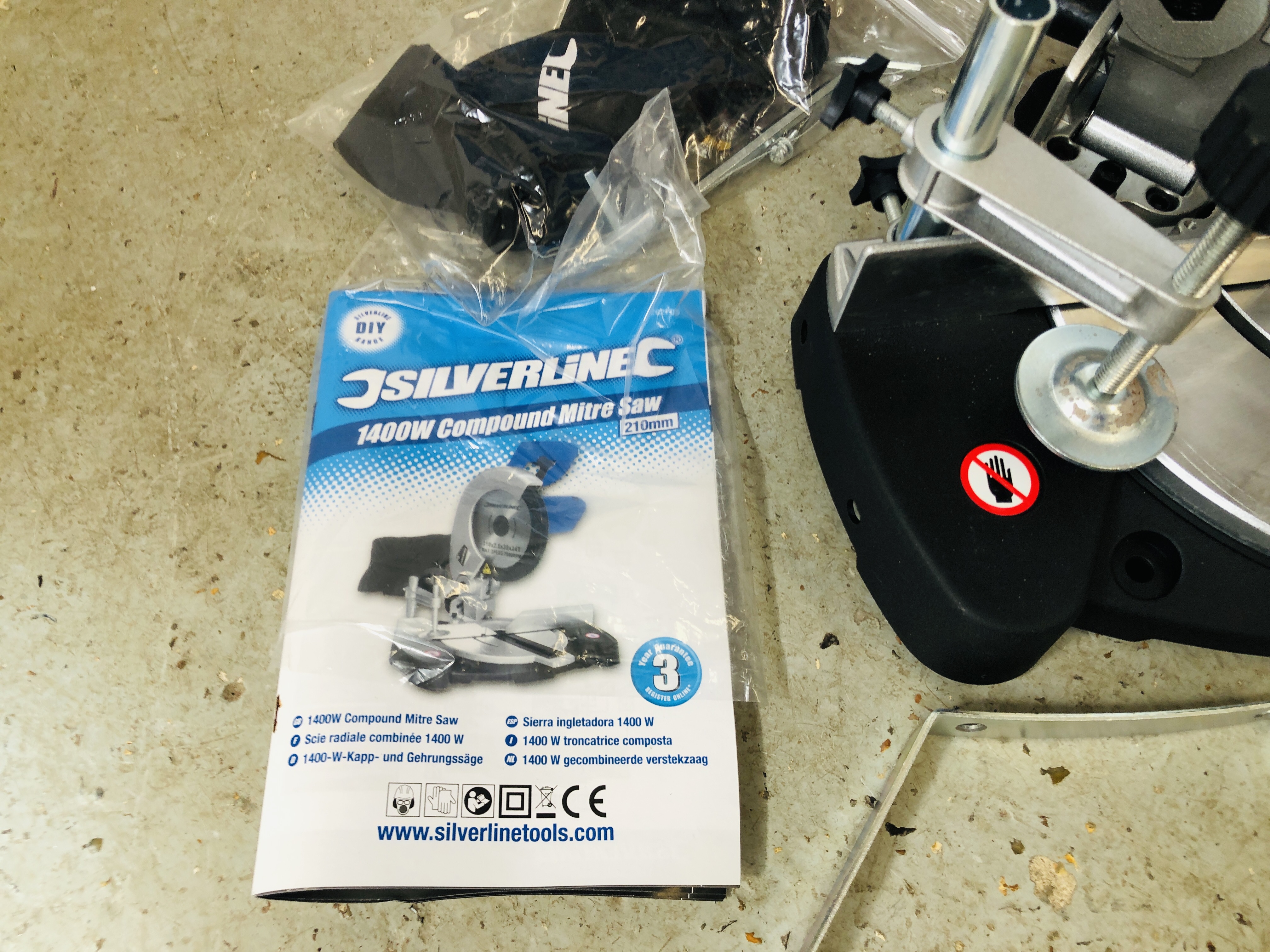A SILVERLINE 210MM 1400W COMPOUND MITRE SAW (AS NEW) - SOLD AS SEEN. - Image 3 of 3