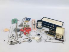 BOX OF ASSORTED COSTUME JEWELLERY TO INCLUDE SILVER AND WHITE METAL EXAMPLES ALONG WITH A 9CT GOLD