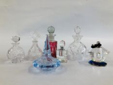 A GROUP OF 7 ASSORTED GLASS PERFUME BOTTLE / DECANTERS.