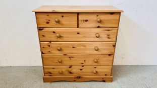 MODERN HONEY PINE TWO OVER FOUR DRAWER CHEST, W 89CM X D 37CM X H 92CM.