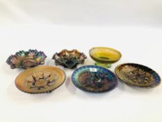 A GROUP OF 6 VARIOUS CARNIVAL LUSTRE GLASS FOOTED BOWLS TO INCLUDE FRILLED EDGED AND PEACOCK DESIGN.