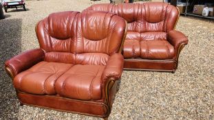 A GOOD QUALITY TAN LEATHER 3 PIECE SUITE COMPRISING OF 3 SEATER SOFA AND 2 ARMCHAIRS (TRADE ONLY -