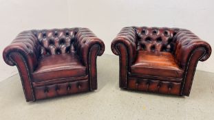 A PAIR OF CHESTERFIELD BUTTON BACK LEATHER CLUB CHAIRS WITH STUD DETAIL