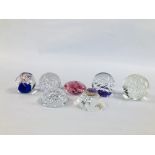 A GROUP OF 6 ART GLASS PAPERWEIGHTS ALONG WITH A ROYAL MINT EXAMPLE.