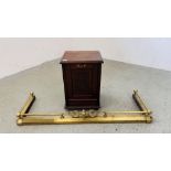 A VINTAGE ARTS & CRAFTS STYLE MAHOGANY COAL PURDONIUM ALONG WITH BRASS EXTENDING FIRE SURROUND.