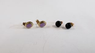 2 PAIRS OF 9CT GOLD EARRINGS TO INCLUDE AMETHYST AND ONYX SET.