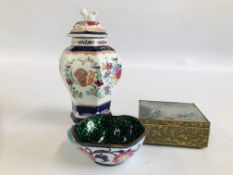 A CHINESE REVERSE GLASS PAINTED TOP TRINKET BOX 9CM W X 8CM D X 4CM H,