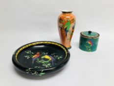 THREE PIECES OF VINTAGE CARLTON WARE CERAMICS DECORATED WITH A PARROT DESIGN TO INCLUDE AN ORANGE