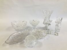 A GROUP OF GOOD QUALITY CUT GLASS CRYSTAL TO INCLUDE A PAIR OF MODERN CRYSTAL CANDLESTICKS MARKED