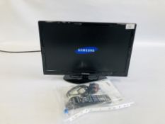A SAMSUNG 19 INCH FLAT SCREEN TELEVISION SET, WITH MANUAL AND REMOTE. MODEL: UE19D4003BW.