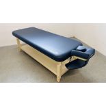 A MASTER MASSAGE EQUIPMENT PROFESSIONAL ADJUSTABLE MASSAGE BENCH WITH ACCESSORIES (ALMOST NEW,