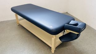 A MASTER MASSAGE EQUIPMENT PROFESSIONAL ADJUSTABLE MASSAGE BENCH WITH ACCESSORIES (ALMOST NEW,