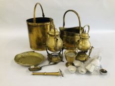 A BOX OF ASSORTED METAL WARES TO INCLUDE A BRASS SPIRIT KETTLE, BRASS COAL BUCKET AND ONE OTHER ETC.