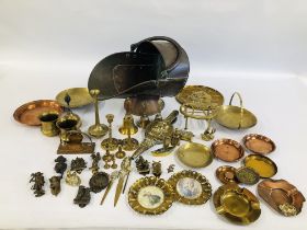 COLLECTION OF METALWARE ITEMS TO INCLUDE COPPER COAL BUCKETS, BRASS CANDLESTICKS, BRASS DISHES,
