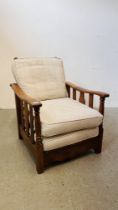 1920'S, 30'S RECLINING OAK DAY CHAIR / BED - 67CM W.