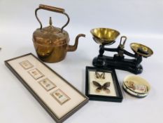 A VINTAGE COPPER KETTLE AND A SET OF VINTAGE SCALES AND WEIGHTS MARKED "LIBRA SCALE & Co" AND A