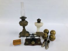 OPAQUE GLASS TWIN BURNER TABLE OIL LAMP, BRASS NOUVEAU DESIGN TWIN BURNER TABLE OIL LAMP,