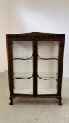 A 1940'S MAHOGANY FINISH DISPLAY CABINET