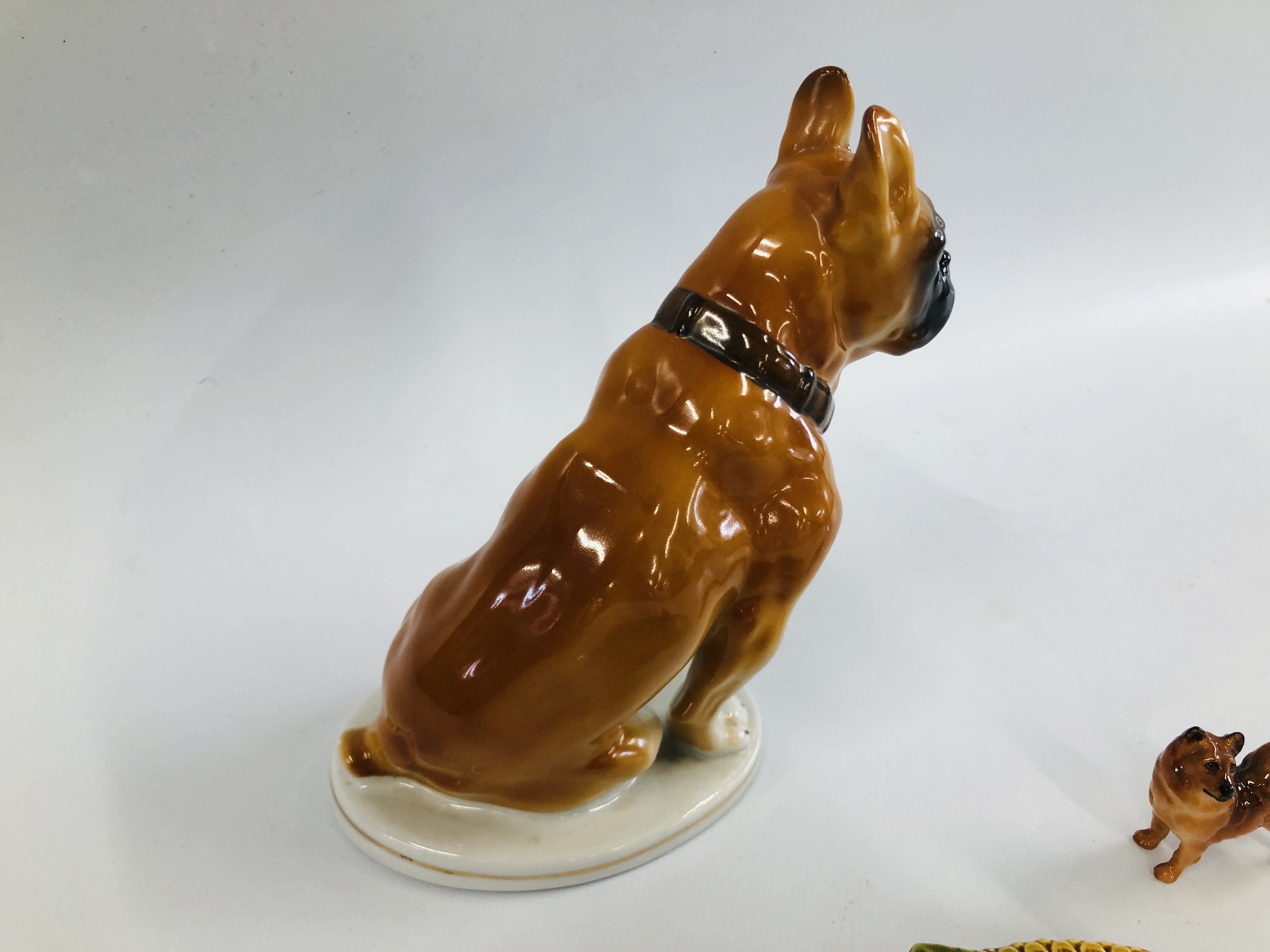 A USSR BULLDOG ORNAMENT H 21CM + A MINIATURE ROYAL DOULTON DOG AND A MAJOLICA STYLE INKWELL. - Image 5 of 6