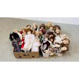 APPROXIMATELY 21 COLLECTORS DOLLS