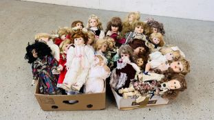 APPROXIMATELY 21 COLLECTORS DOLLS