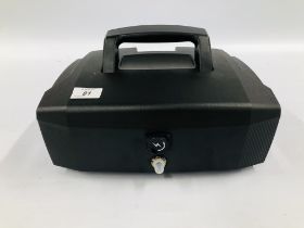 A ZOOM DETACHABLE MOBILITY SCOOTER BATTERY (SOLD AS SEEN)