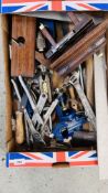 A BOX OF TOOLS TO INCLUDE VINTAGE PLANES, SPANNERS, STANLEY HAND DRILL, HAND SPLITTING AXE.