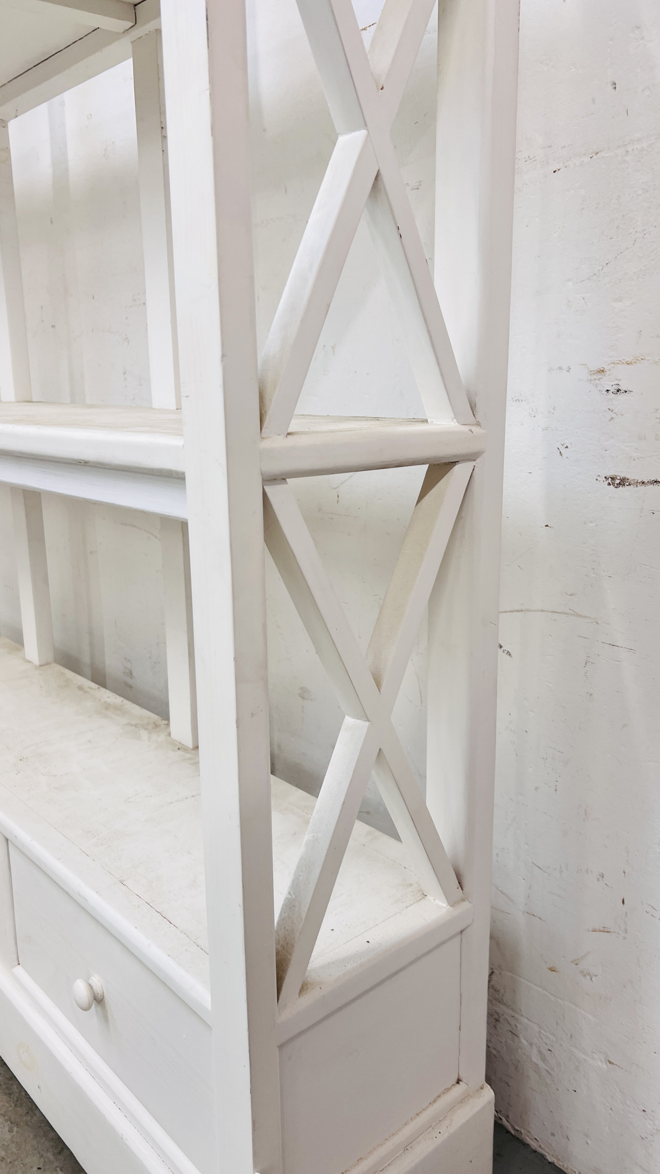 A WHITE PAINTED FOUR TIER BOOKSHELF WITH DRAWERS TO BASE - HEIGHT 200CM. WIDTH 132CM. DEPTH 30CM. - Image 9 of 12