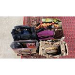 A GROUP OF ASSORTED HANDBAGS AND TRAVEL BAGS TO INCLUDE EXAMPLES MARKED TRACKER, NINE WEST ETC.