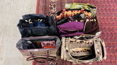 A GROUP OF ASSORTED HANDBAGS AND TRAVEL BAGS TO INCLUDE EXAMPLES MARKED TRACKER, NINE WEST ETC.