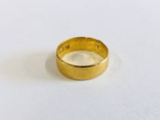 A 22CT GOLD WEDDING BAND SIZE O/P.